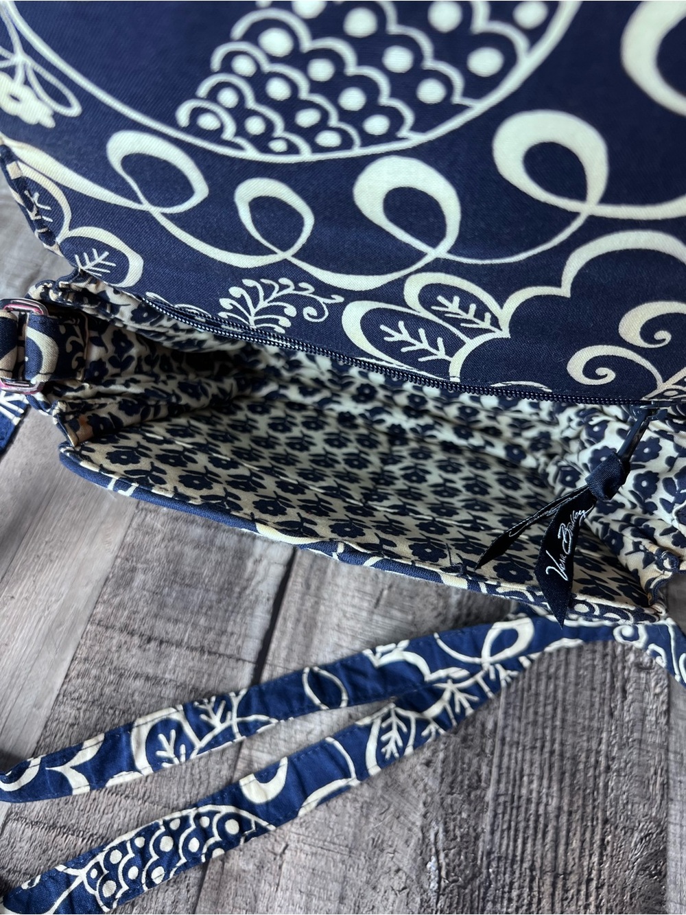 Vera Bradley Navy and Cream Quilted Floral Crossbody - Picture 10 of 12